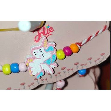 Martisor Bratara Multicolora pentru Copii Random, Snur Alb Rosu, Pandantive din Lemn, Colorate, Modele pentru Copii cu Specific Martisor [3]