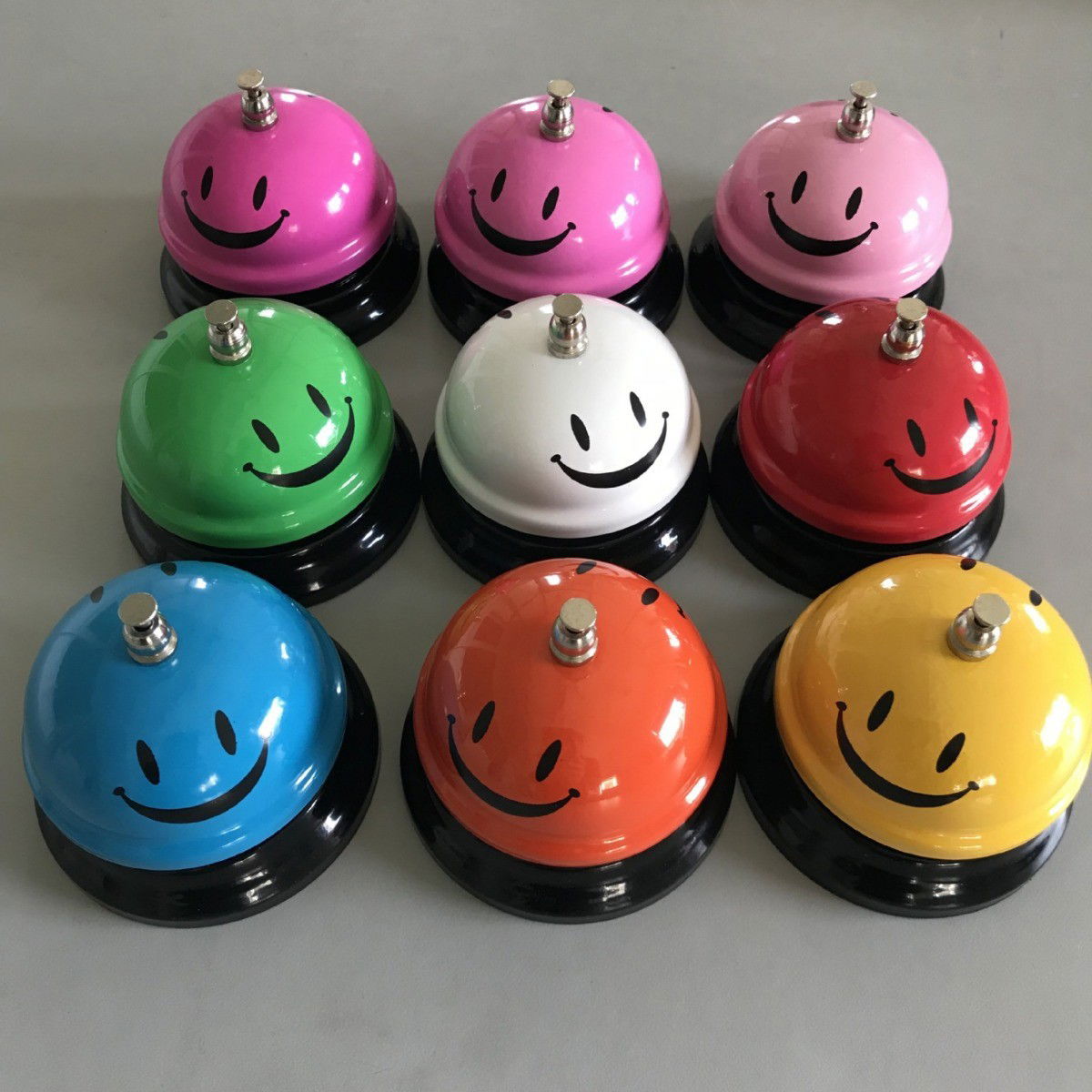 Pentru casa - Clopotel Metalic Multifunctional, Flippy, Roz cu Imprimeu SMILEY FACE, 7.5 x 7.5 x 6.5 cm, Dresaj, Receptie, Restaurante,
