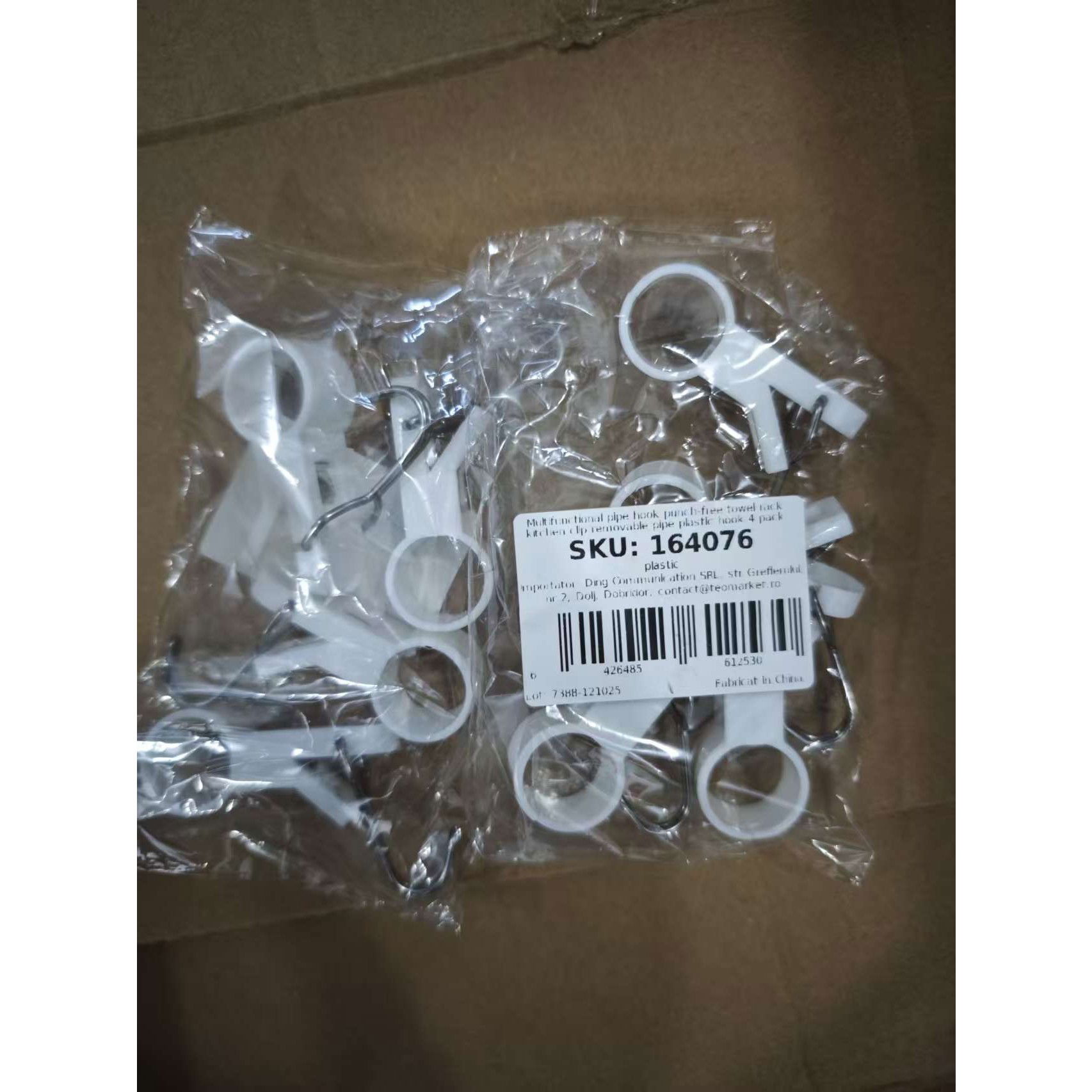 Articole pentru baie - Set 4 Carlige Multifunctionale, Flippy, Tubulare, Pentru Baie/Bucatarie, din ABS, 8.7 x 3.5 cm, Alb