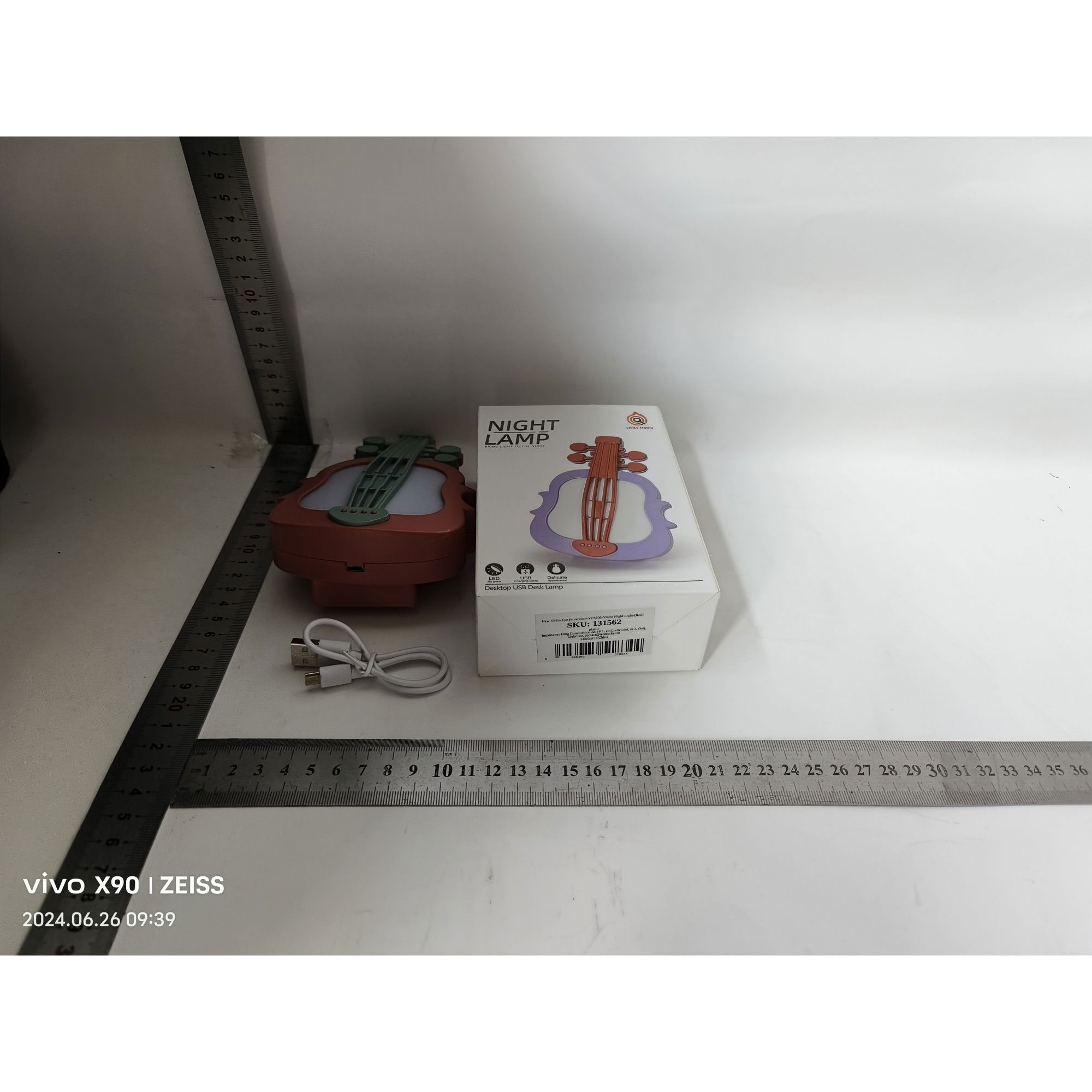 Pentru casa - Lampa de Veghe, Flippy, cu Protectie pentru Ochi, Model Violina, Lumina Calda, Incarcare USB, ABS, 14.3x5x9.9 cm, Verde/ Rosu