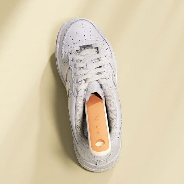 Perie Multifunctionala 2 in 1, Flippy, Perie Densa/Perie din Piele de Caprioara, cu Recipient Lichid, Maner Lung, 20.1x 4.3 x 5 cm, Portocaliu [11]