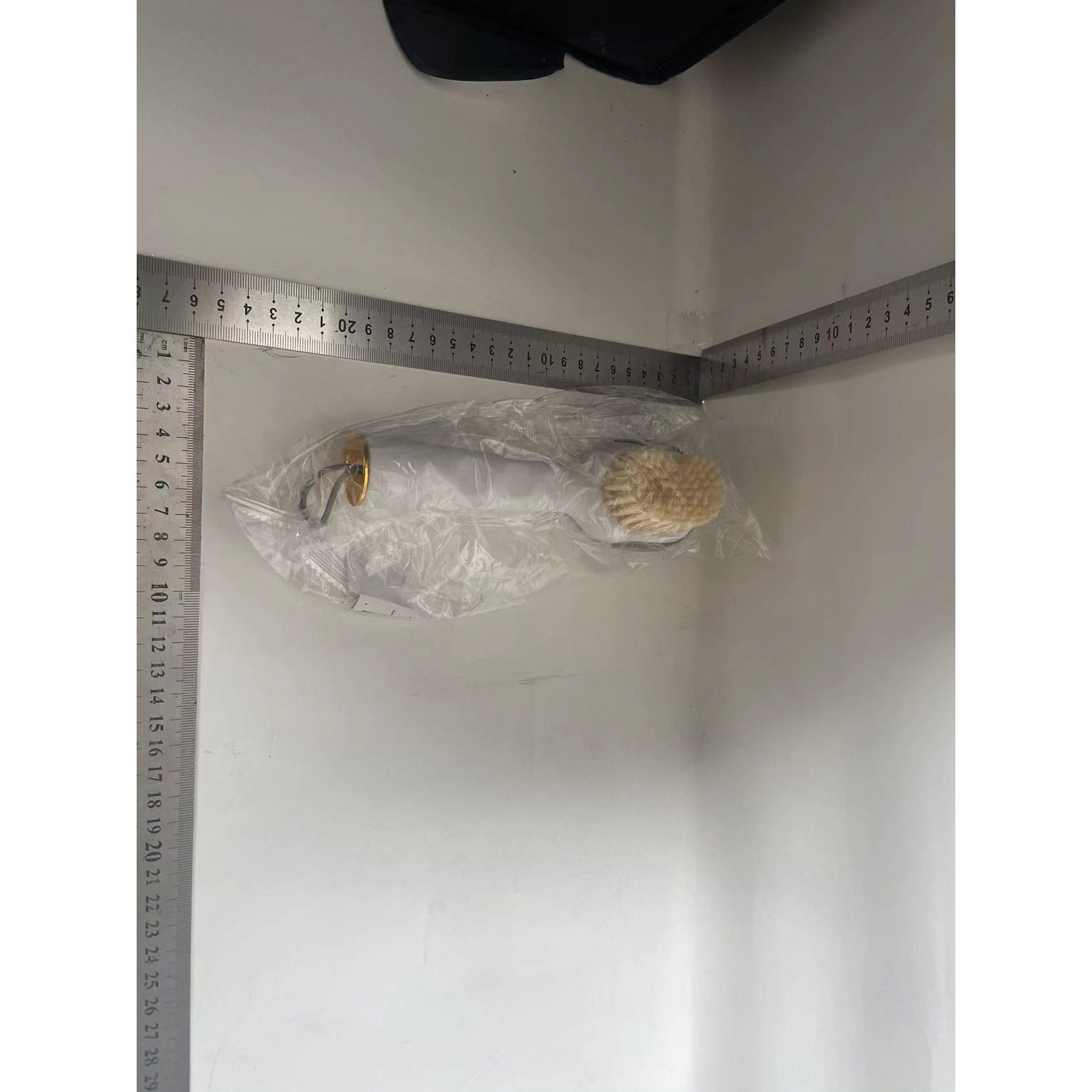 Perie pentru Curatare Incaltaminte cu Recipient pentru Detergent, Flippy, Perie Multifunctionala pentru Incaltaminte si Lenjerie, cu Peri Moi, Fara Deteriorare, 22x6x4 cm, Culoare Alb [3]