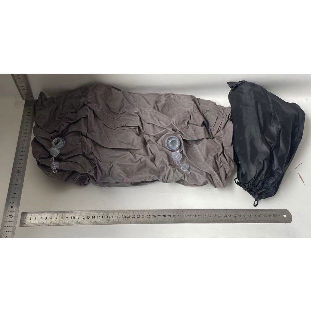 Perne Voiaj, Paturi si Textile - Perna Gonflabila Multifunctionala, Flippy, pentru Picioare, Cap, 3 Straturi, Inaltime Reglabila, 17.8 x 25.4 x 42.9 cm, Gri Inchis