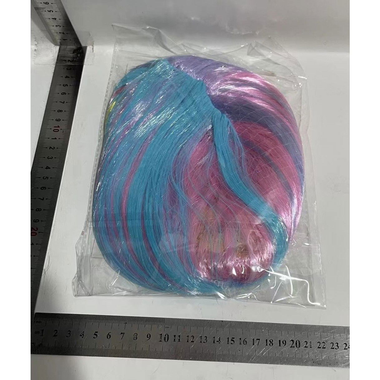 Petrecere - Peruca Cosplay, Flippy, Tunsoare Bob cu Breton, pentru Carnaval, Halloween, Petreceri Tematice, din PET, Marime Universala, Multicolor