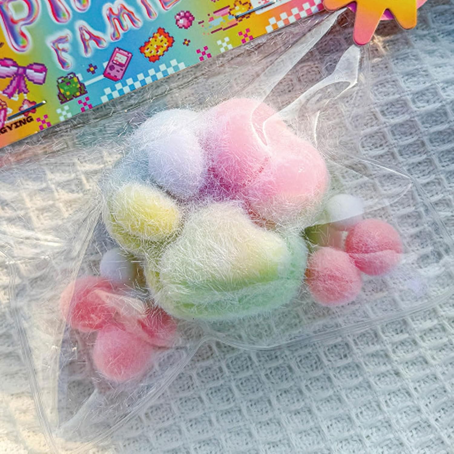 Jucarie Antistres Squishy, Flippy, cu Revenire Lenta, Squeeze Pinch Family, Model Labuta de Pisica Pufoasa, 6x6 cm, 70g, Ambalaj Transparent, Multicolor [5]