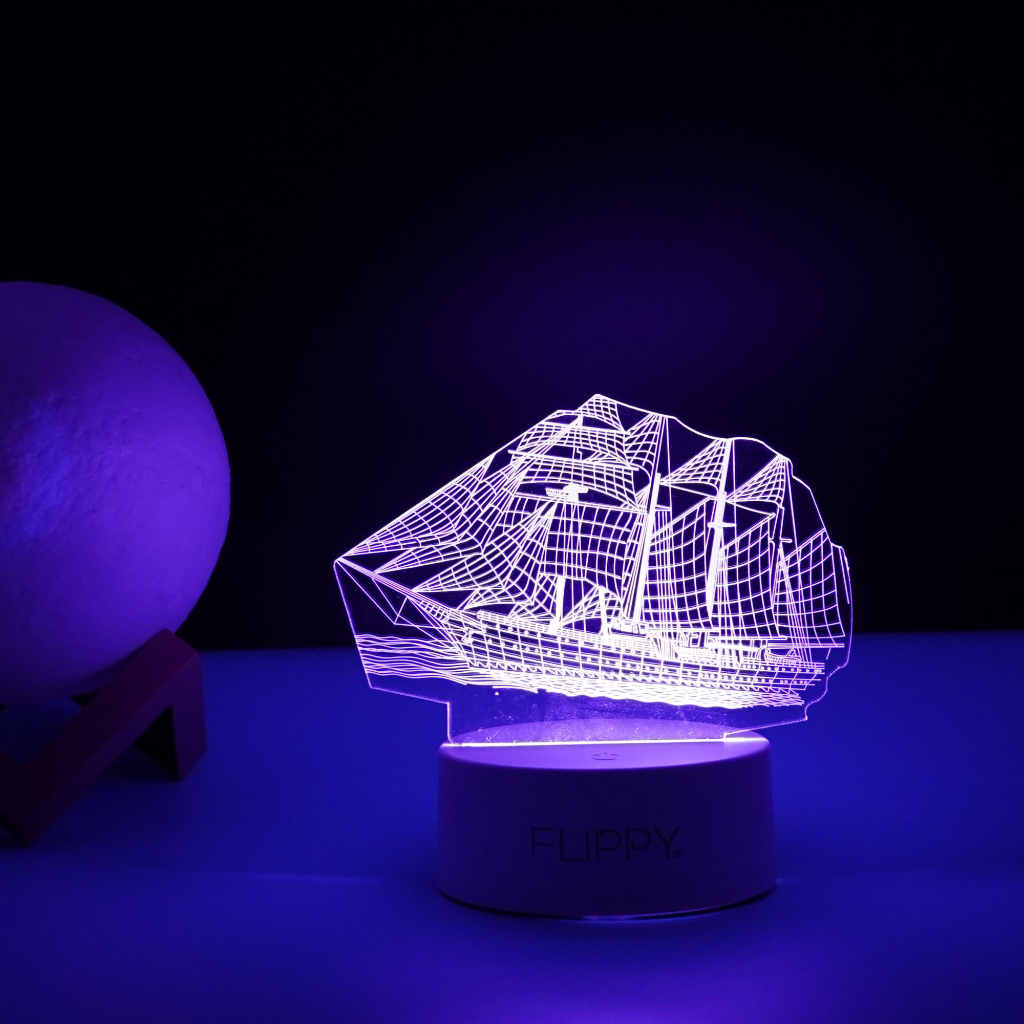 Lampa LED decorativa, Flippy, 3D, Vapor, cu telecomanda, doua moduri de alimentare USB si baterii, 20 cm inaltime, din material acril si lumina multicolora, alb [5]