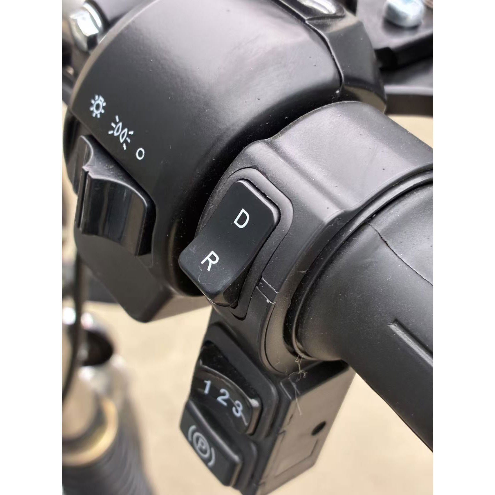 Triciclu Electic de Marfa Chuanqi, Saige, Fara Permis, Motor 1600W, Baterie 72V32Ah, Autonomie 60km, 250x88x115 cm, Viteza Maxima 25km/h, Gri [10]