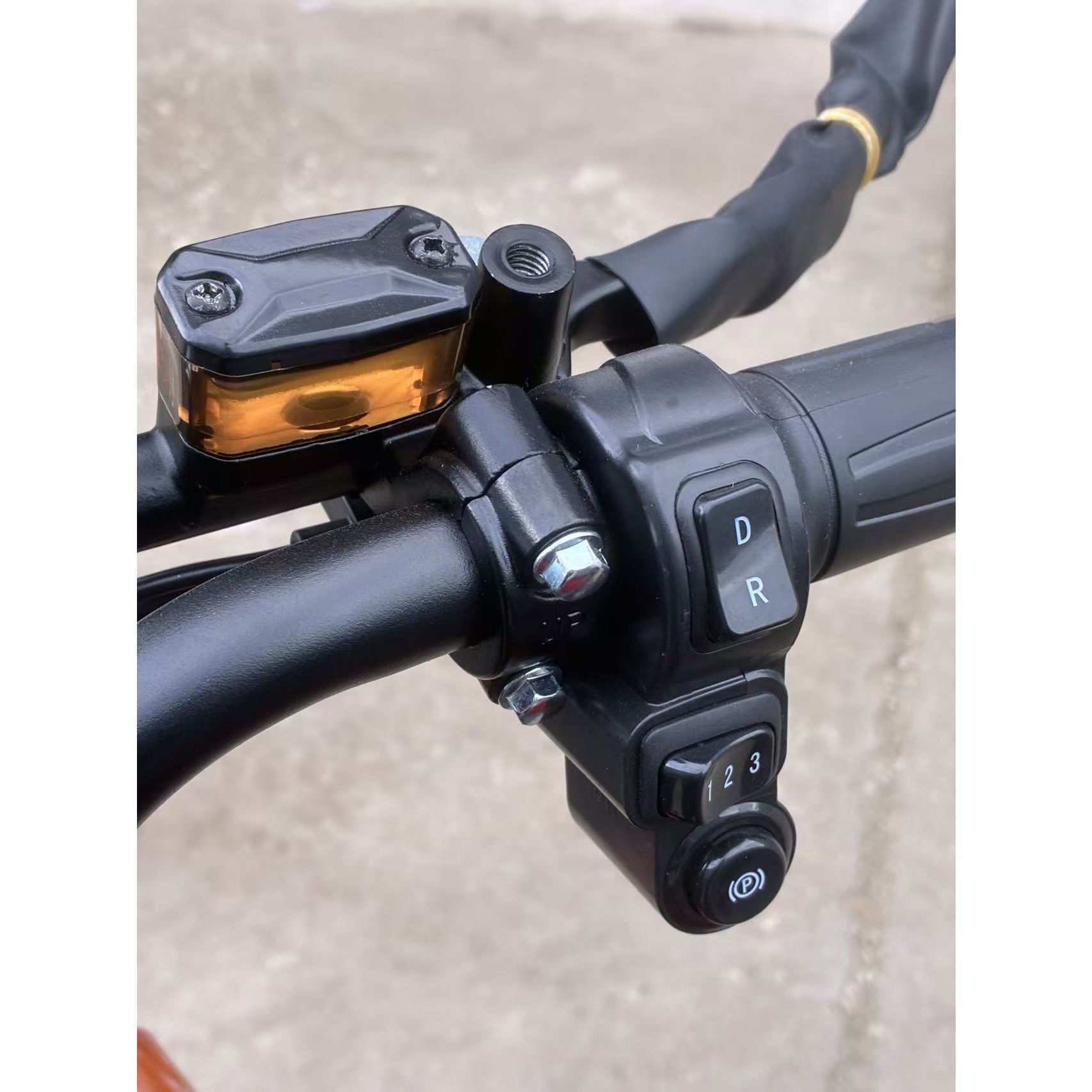 Triciclu Electric V6, Saige, Fara Permis, cu Doua Locuri, Motor 1800W, Baterie 72V24Ah, Autonomie 60km, 220x88x105 cm, Viteza Maxima 25km/h, Rosu [10]