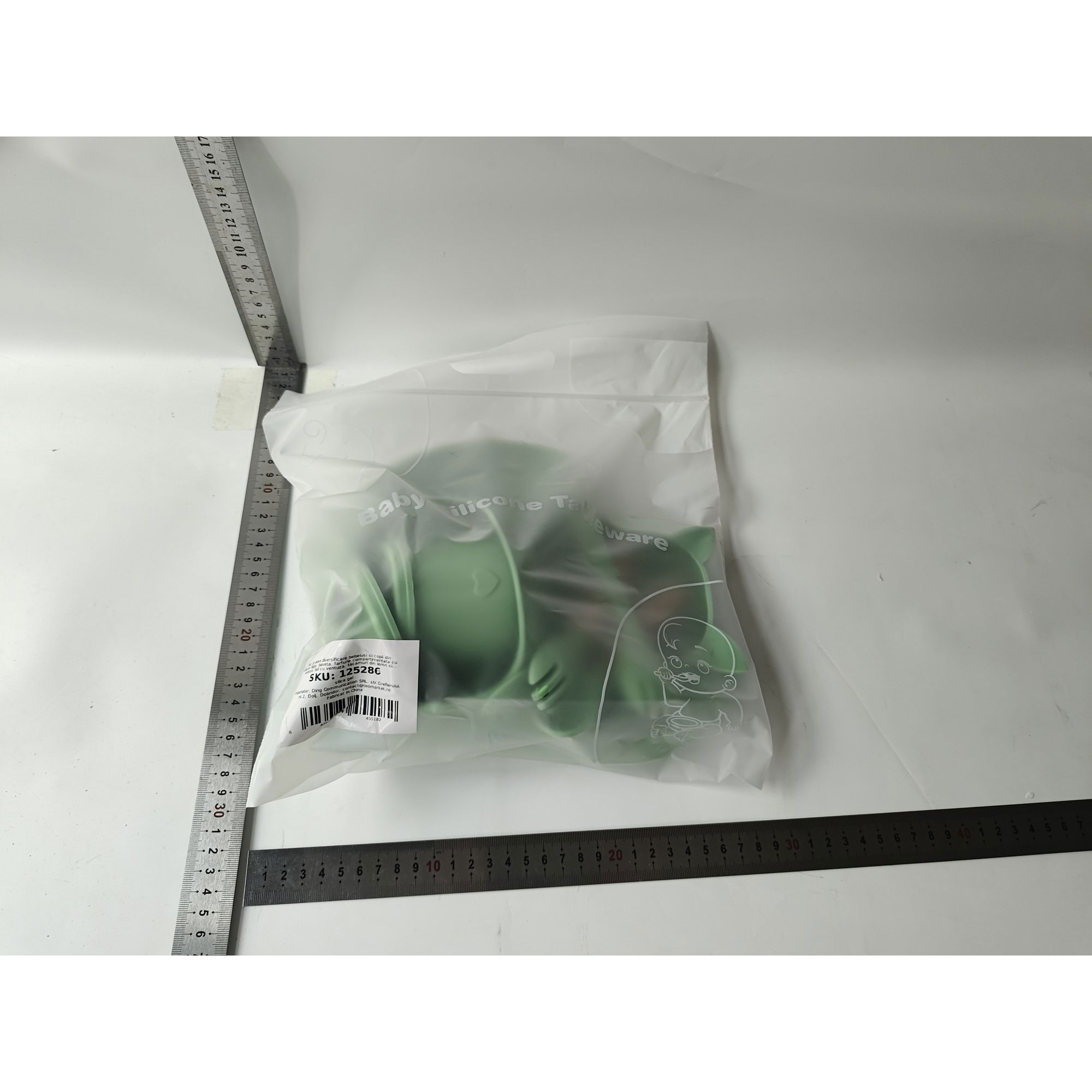 Set 10 piese diversificare bebelusi si copii din silicon Flippy, baveta, farfurie compartimentata cu ventuza, bol cu ventuza, tacamuri din lemn si silicon, cana pentru gustari, fara alergeni, verde [6]