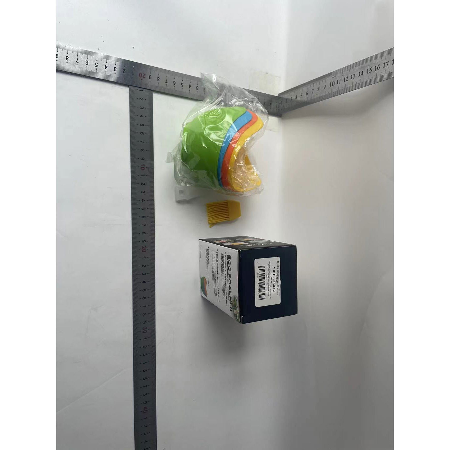 Set 4 forme pentru oua posate Flippy, din silicon rezistent la temperatura mare, usor de utilizat, multicolor [8]