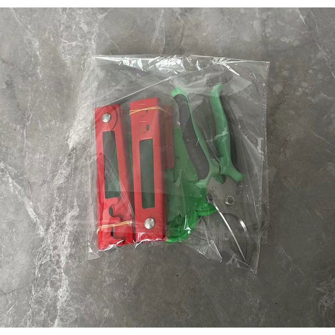 Set 4 Unelte de Gradinarit, Flippy, pentru Indepartare Spini Trandafiri si Taiere, din PVC/Otel Carbon, Rosu/Verde [7]