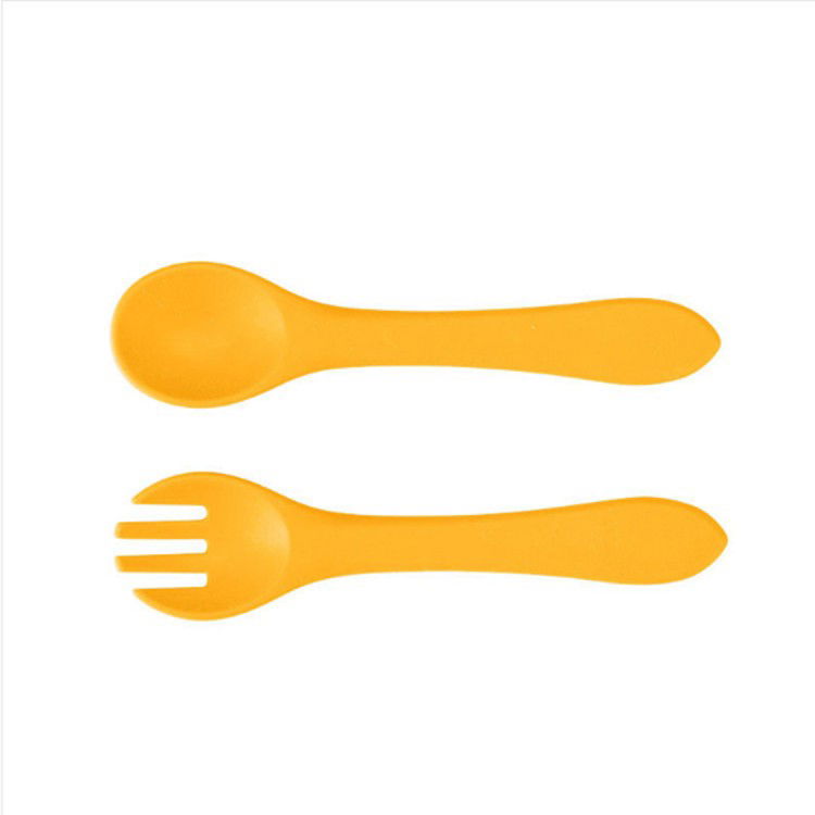 50 - 100 LEI - Set 5 piese diversificare bebelusi si copii din silicon Flippy, baveta, farfurie compartimentata cu ventuza, bol cu ventuza, tacamuri, fara alergeni, galben