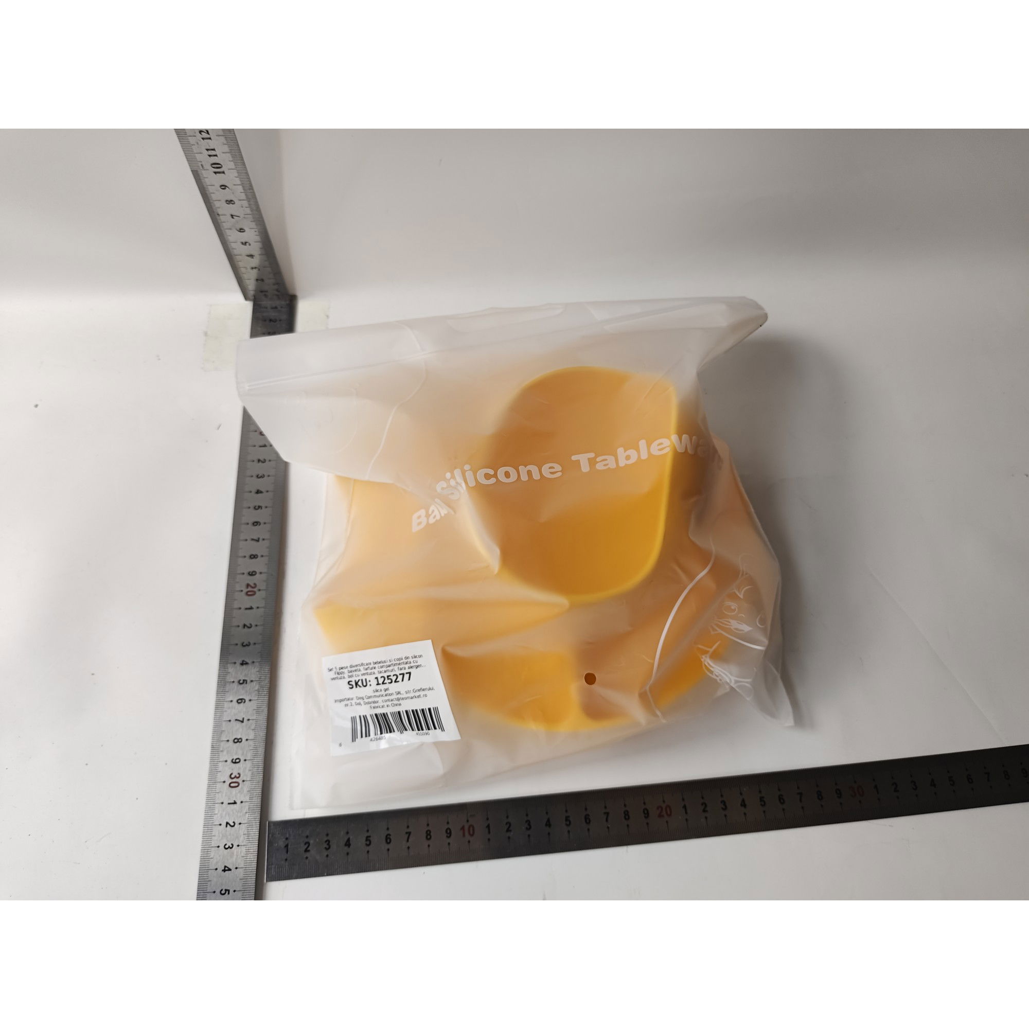 Set 5 piese diversificare bebelusi si copii din silicon Flippy, baveta, farfurie compartimentata cu ventuza, bol cu ventuza, tacamuri, fara alergeni, galben [5]