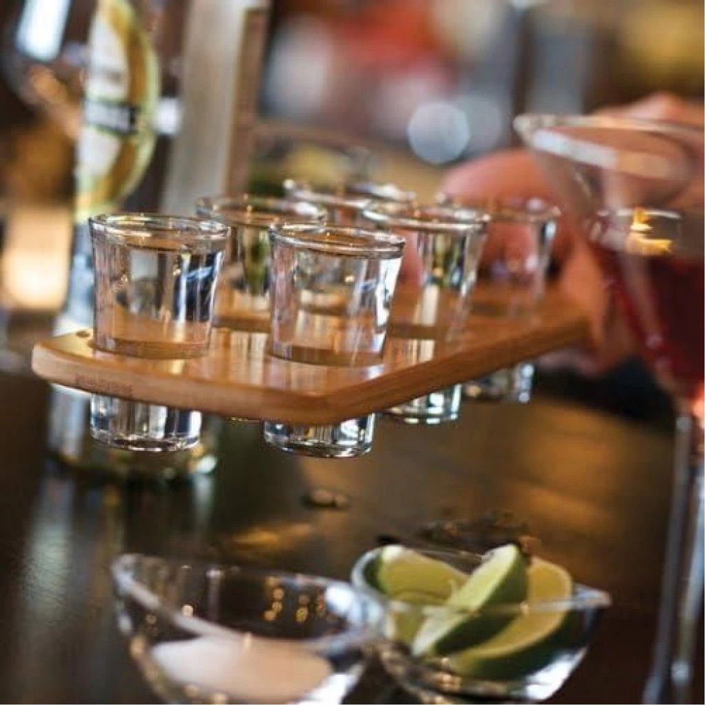 Pahare Shot din Sticla, Flippy, Set 6 pahare pentru Shot cu Suport din Lemn, Design Rustic, 41 x 8.5 x 6 cm, Model 2, Maro [3]