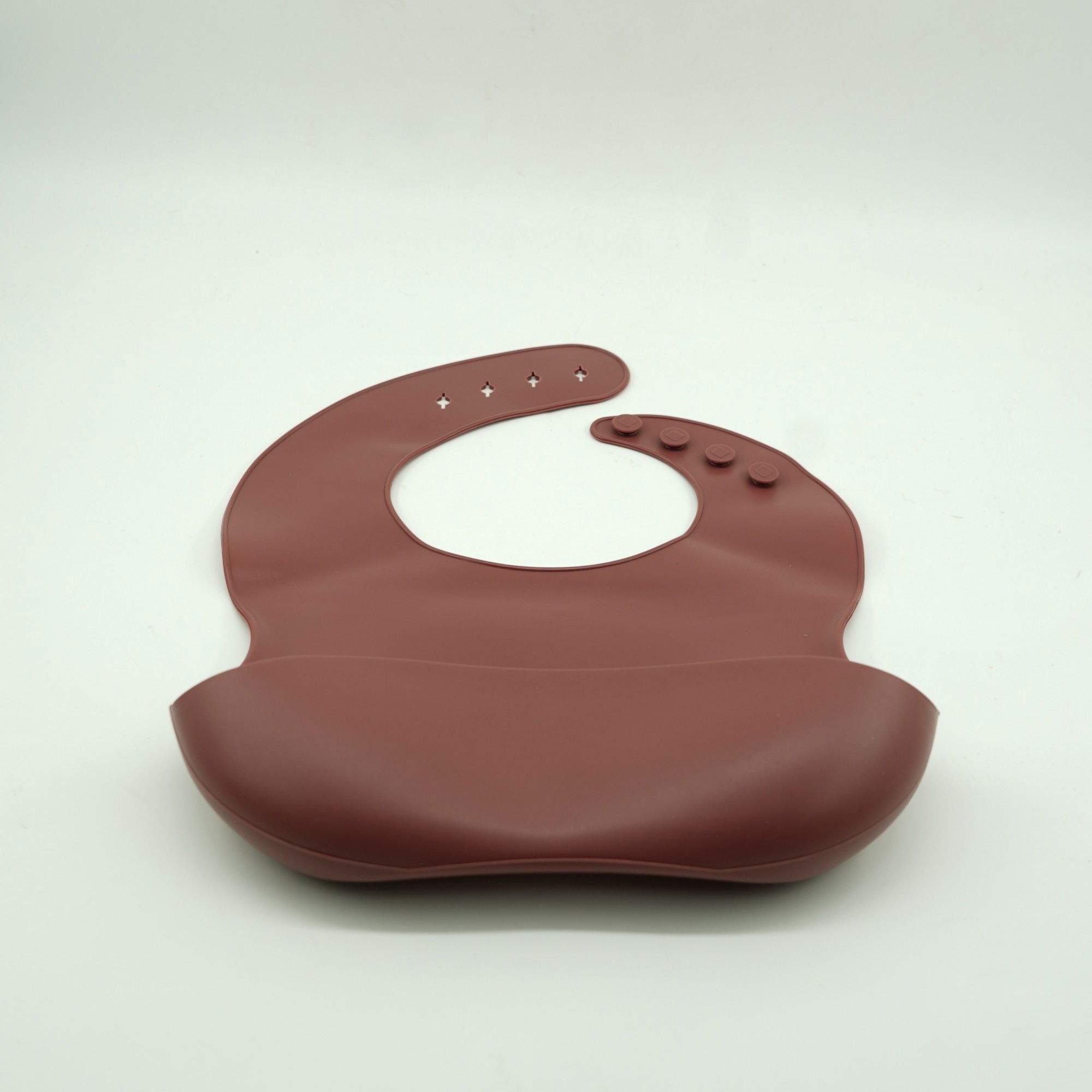 Articole Diverse copii - Set 8 piese diversificare bebelusi si copii din silicon Flippy, baveta, farfurie compartimentata cu ventuza, bol cu ventuza, tacamuri din lemn si silicon, cana pentru gustari, fara alergeni, maro