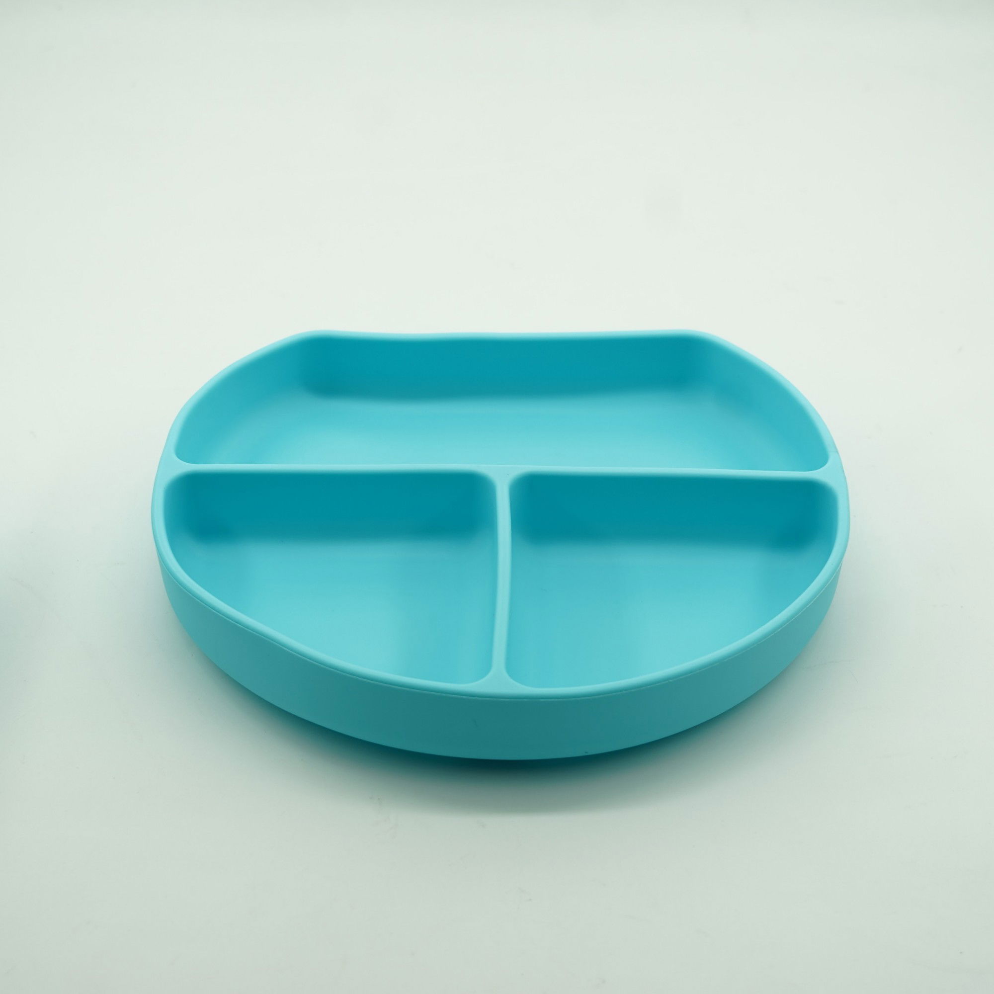 Set 8 piese diversificare bebelusi si copii din silicon Flippy, baveta, farfurie compartimentata cu ventuza, bol cu ventuza, tacamuri din lemn si silicon, cana pentru gustari, fara alergeni, albastru [6]