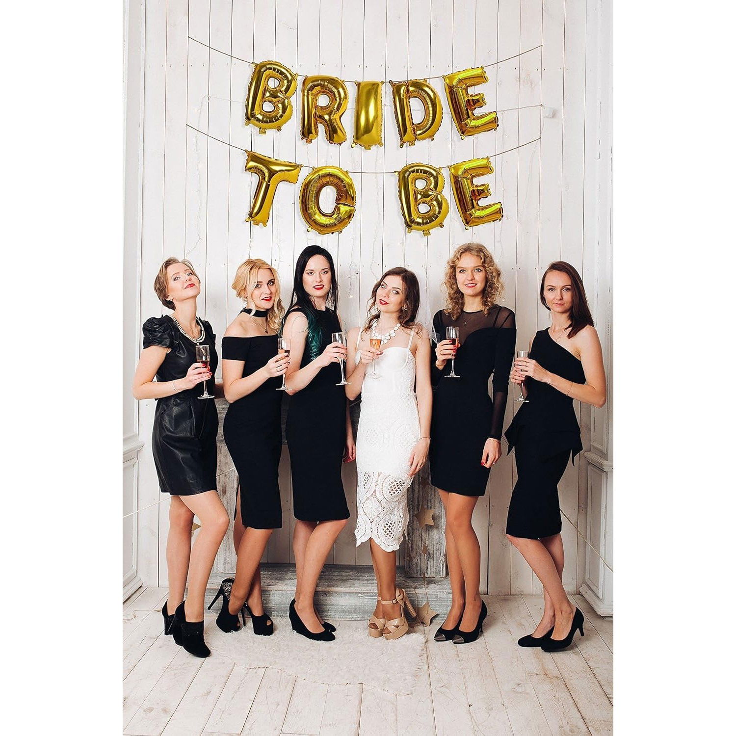 Tematica Nunta - Set Baloane din Folie Metalizata, Flippy, Model Bride to Be, Litere de 40 cm, Baloane Party, Ambalaj Individual, Pai Inclus, Umflare cu Aer sau Heliu, Auriu