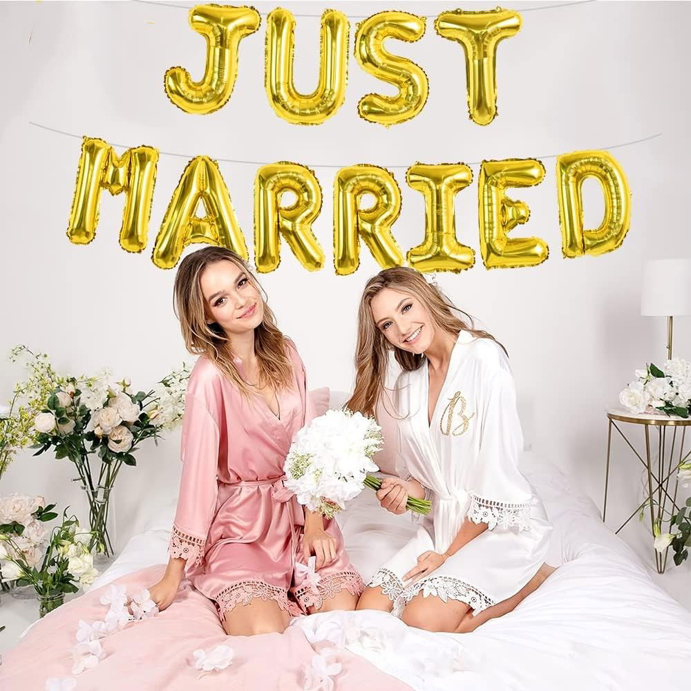 Tematica Nunta - Set Baloane din Folie Metalizata, Flippy, Model Just Married, Litere de 40 cm, Baloane Party, Ambalaj Individual, Pai, Ata si Adeziv Incluse, Umflare cu Aer sau Heliu, Auriu