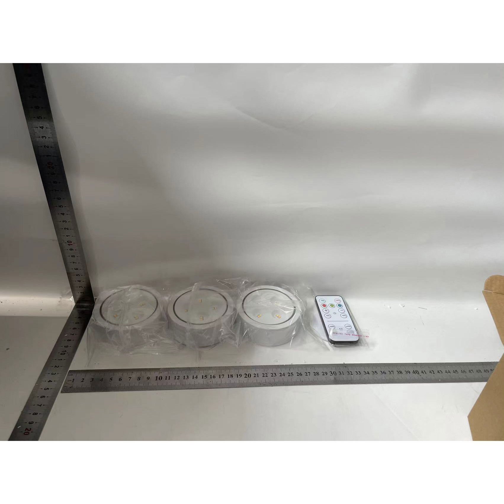 Set de 3 Lampi Led Flippy, Fara Fir, Cu Baterii, 3 Culori de Lumina, cu Telecomanda, din Plastic, Alb [9]