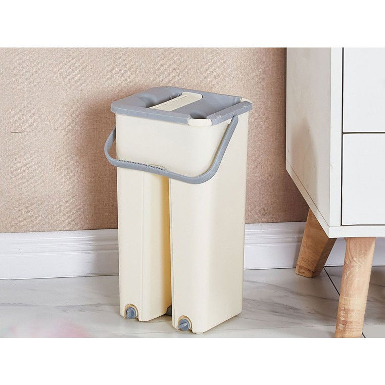Maturi, Perii, Mopuri si Galeti - Set de curatenie Flippy, mop si galeata, galeata 6 l, 2 rezerve microfibra incluse, design modern, pentru interior, material plastic, peri sintetici, plat, cu storcere, bej