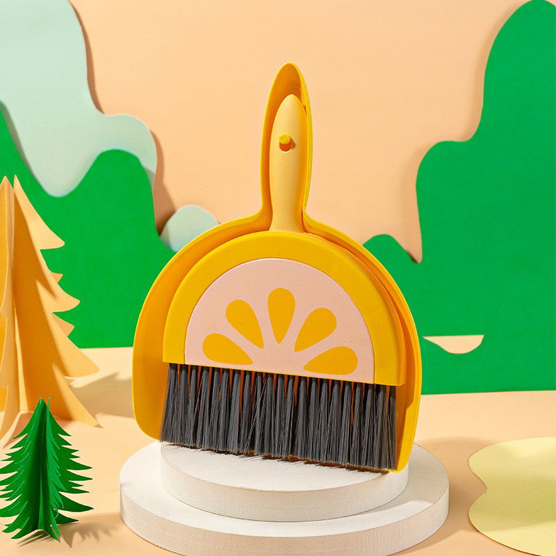 Pentru casa - Set Mini Matura si Faras, Flippy, LITTLE CLEANER, Uz Casnic, pentru Birou, Bucatarie, Casa, Model Lamaie, 23 x 18 cm Galben-Portocaliu