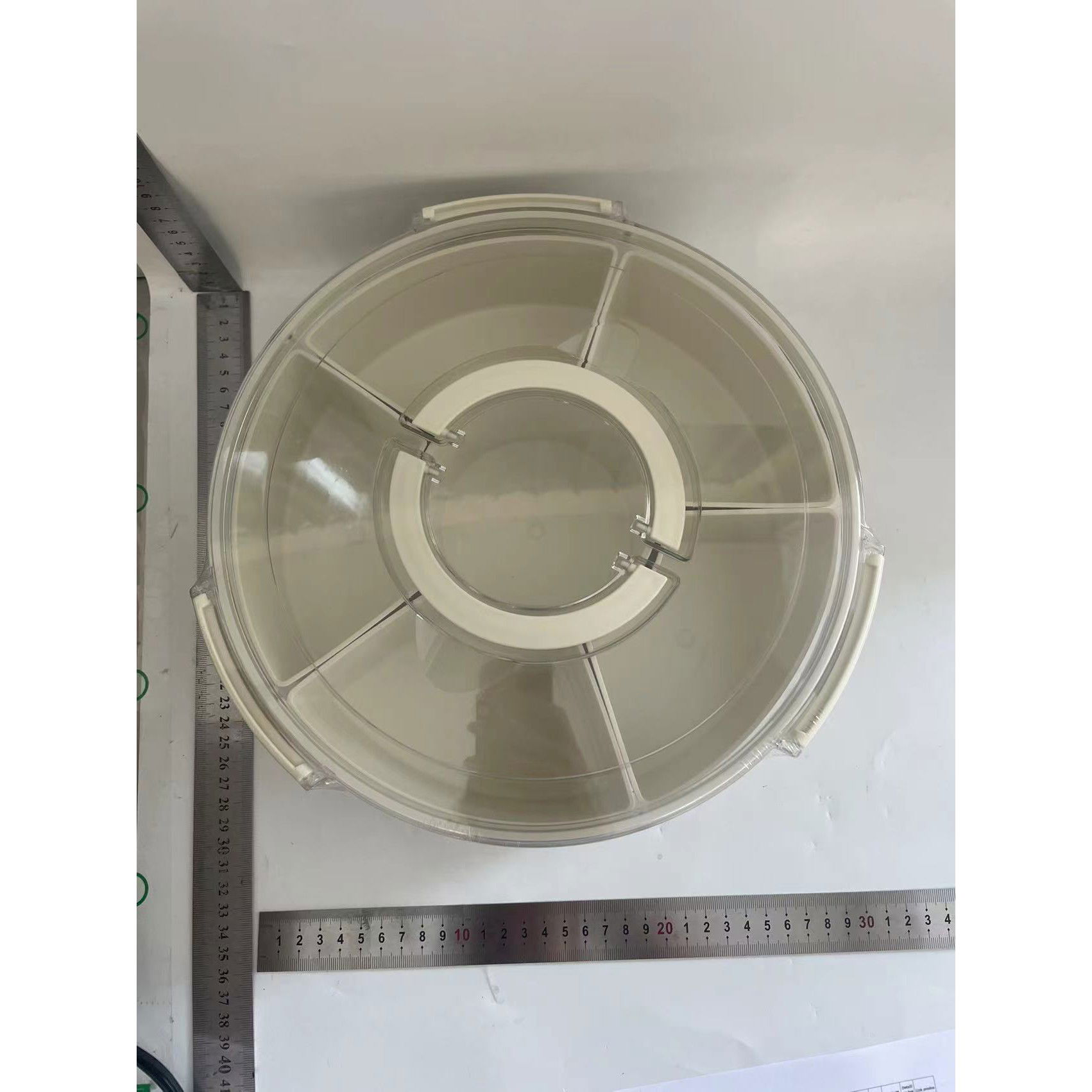 50 - 100 LEI - Cutie de Depozitare pentru Alimente, Flippy, cu 6 Compartimente, pentru Condimente, Fructe, Legume, cu Manere de Prindere, Rotativa 360 de Grade, Inchidere Ermetica, 32x8 cm, Alba