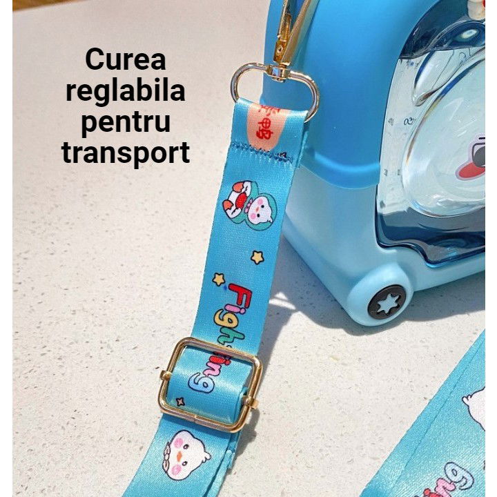 Pahare, Sticle si Cani - Sticla cu pai pentru copii, Flippy, model ursulet, gradata, stickere aplicate, curea reglabila, din plastic rezistent la cadere, 1l, Albastru, 20 x 13 cm