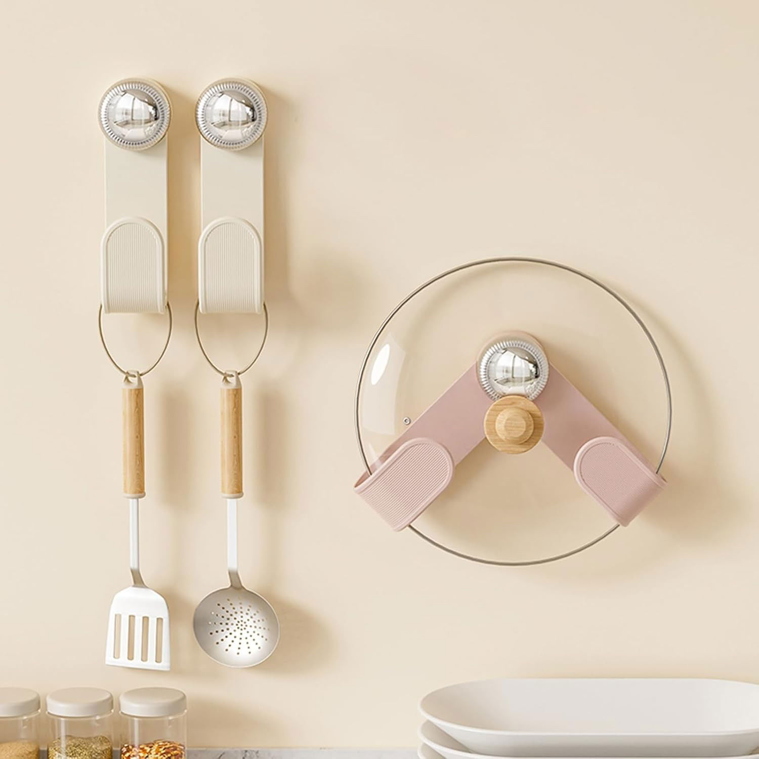 Suport pentru Capace Vase, Flippy, Suport de Depozitare pentru Capacul Oalei in Bucatarie, cu Ventuza, Usor de Montat pe Perete, 19 x 6 x 5 cm, Alb Crem [6]