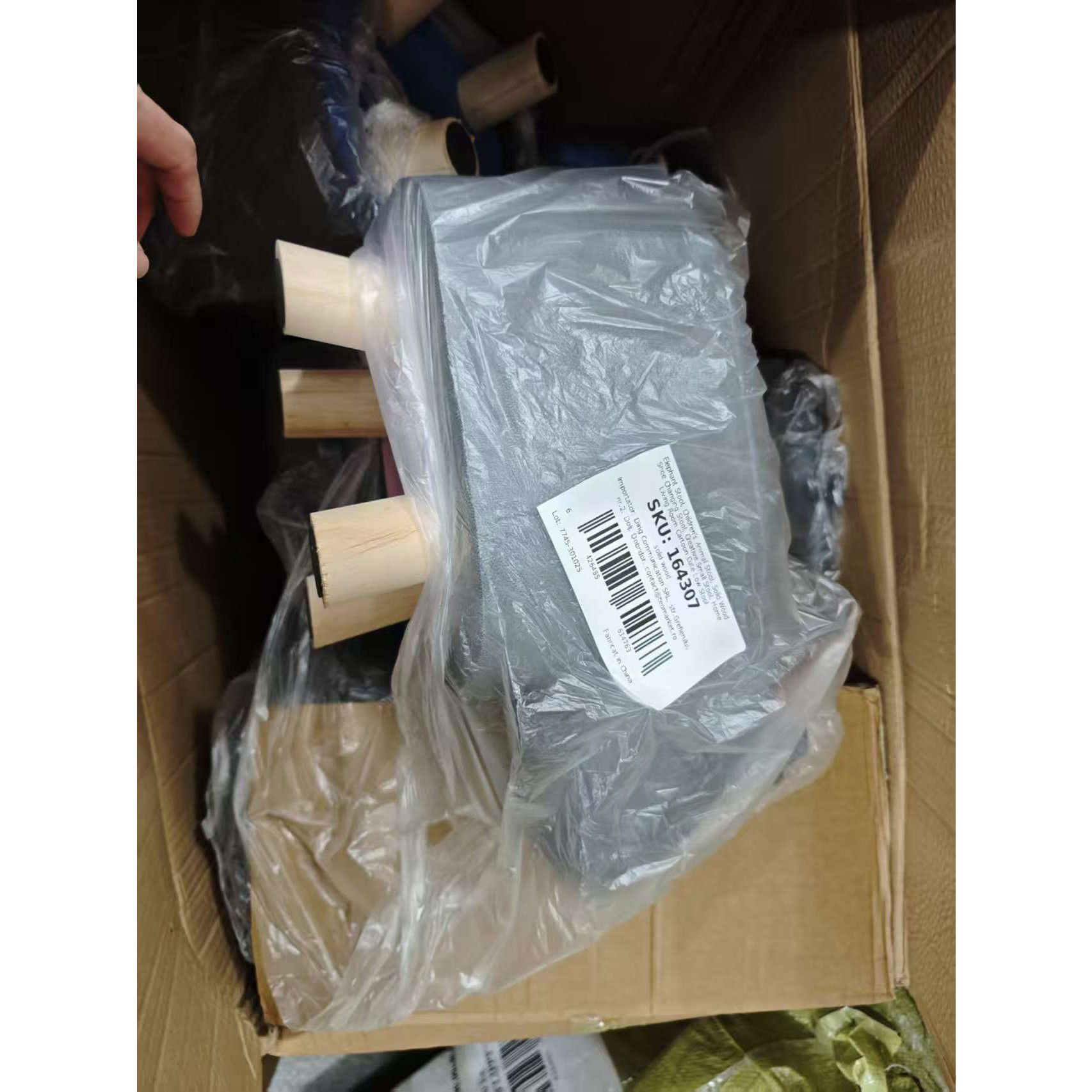 Taburet pentru Copii, Flippy, Scaun Tip Taburet, Model Vacuta, din Lemn Masiv, Scaun pentru Copii, 30 x 25 x 25 cm, Negru [3]