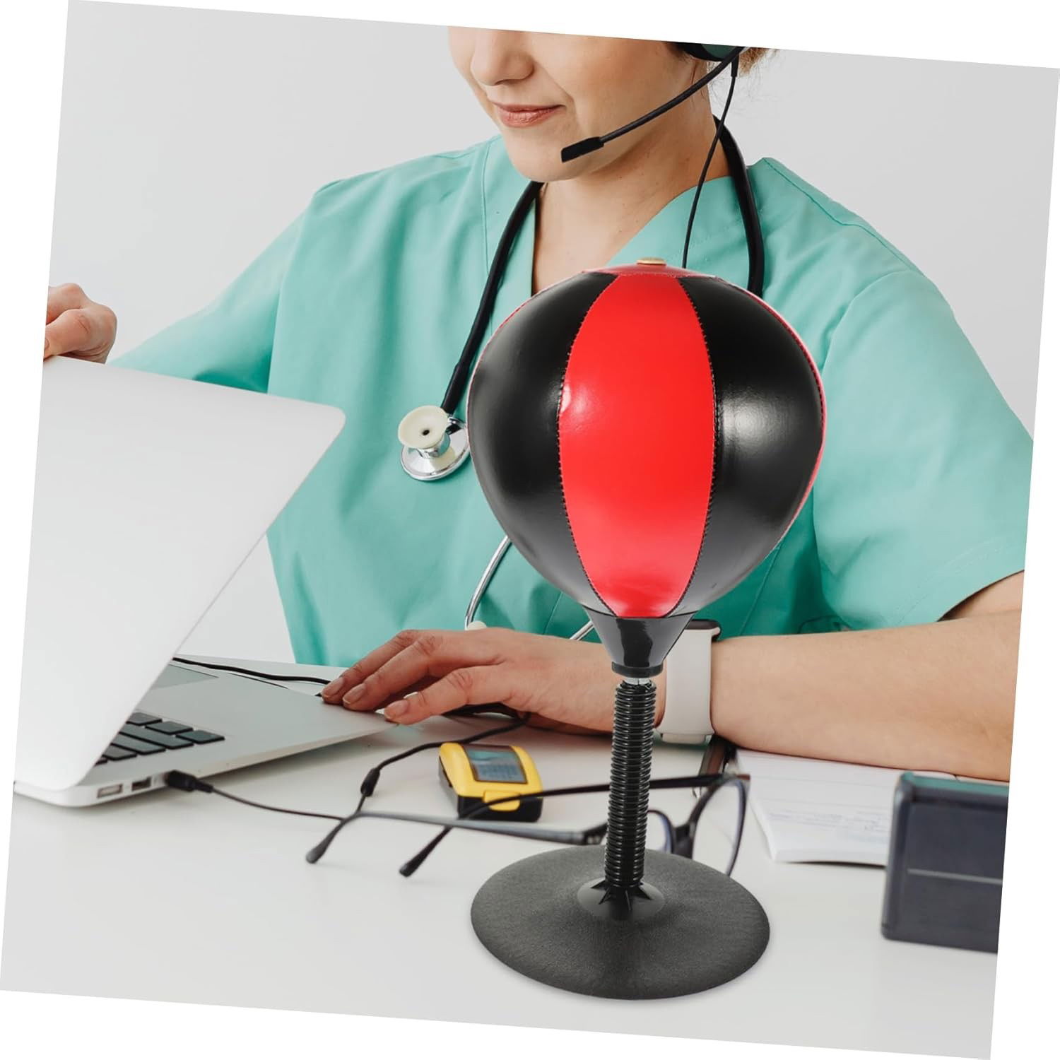 Jucarii interactive - Jucarie Interactiva, Flippy, Model Sfera de Box cu Suport de Masa, Inaltime Reglabila, +3 Ani, 10.5 x 20 x 23.5 cm, Rosu/ Negru