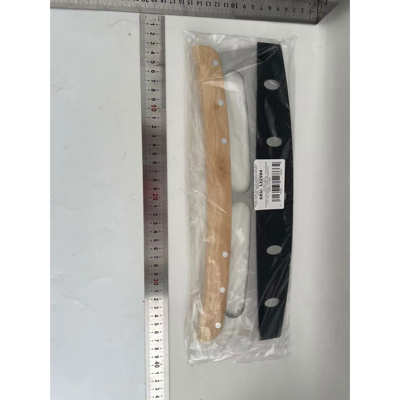 Pentru casa - Taietor Feliator de Pizza, Flippy, din Otel Inoxidabil, cu Capac, Maner din Lemn, Antialunecare, Lama Neteda si Ascutita, 34x10 cm, Maro