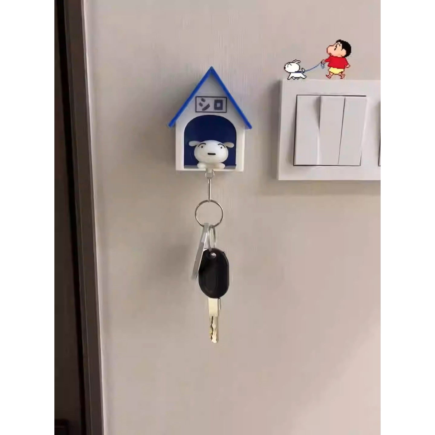 Suport de Chei, Flippy, Model Casuta si Breloc Caine Alb, 7x6x4cm [7]