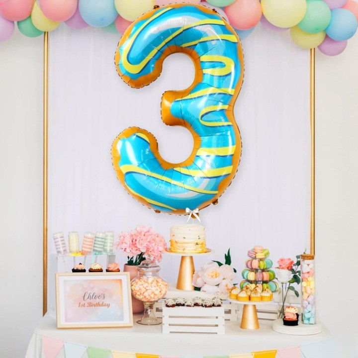 Balon din Folie Metalizata Flippy, Figurina Cifra, Imprimeu Gogosi, Tema Aniversare 100 cm, Ambalaj Individual, Pai inclus, Umflare cu Aer sau Heliu, Multicolor, Cifra 3 [3]