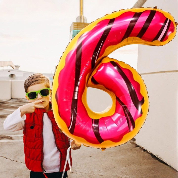 Balon din Folie Metalizata Flippy, Figurina Cifra, Imprimeu Gogosi, Tema Aniversare 100 cm, Ambalaj Individual, Pai inclus, Umflare cu Aer sau Heliu, Multicolor, Cifra 6 [4]