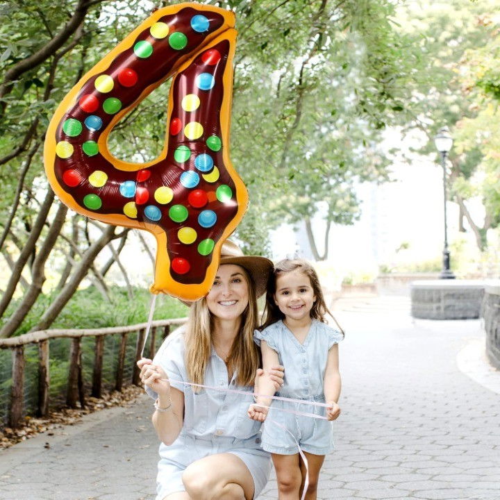 Balon din Folie Metalizata Flippy, Figurina Cifra, Imprimeu Gogosi, Tema Aniversare 100 cm, Ambalaj Individual, Pai inclus, Umflare cu Aer sau Heliu, Multicolor, Cifra 4 [3]