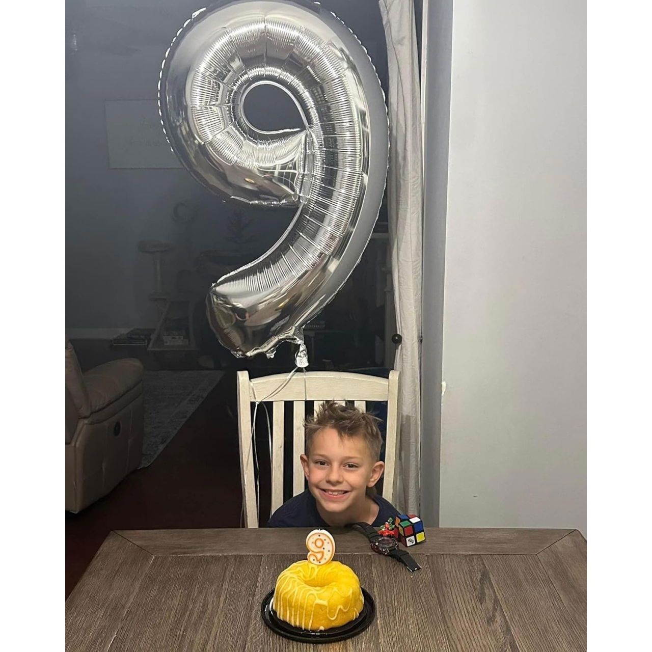 Balon din Folie Metalizata, Flippy, Figurina Cifra, Tema Aniversare 100 cm, Ambalaj Individual, Pai inclus, Umflare cu Aer sau Heliu, Argintiu, Cifra 9 [5]