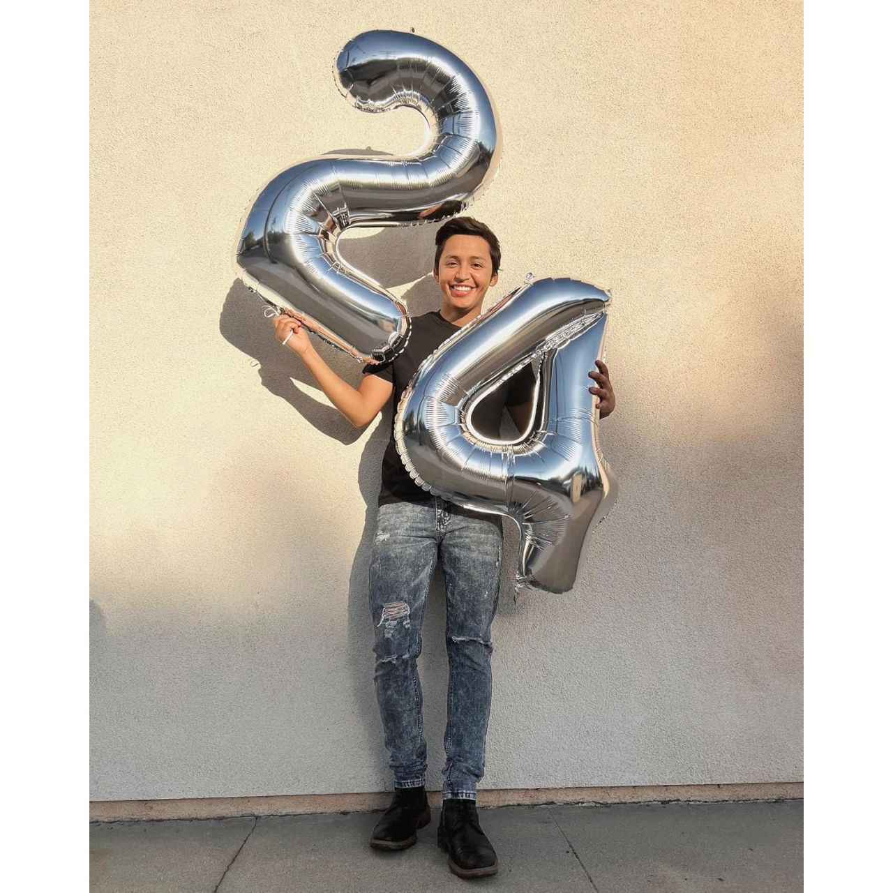 Balon din Folie Metalizata, Flippy, Figurina Cifra, Tema Aniversare 40 cm, Ambalaj Individual, Pai inclus, Umflare cu Aer sau Heliu, Argintiu, Cifra 4 [4]