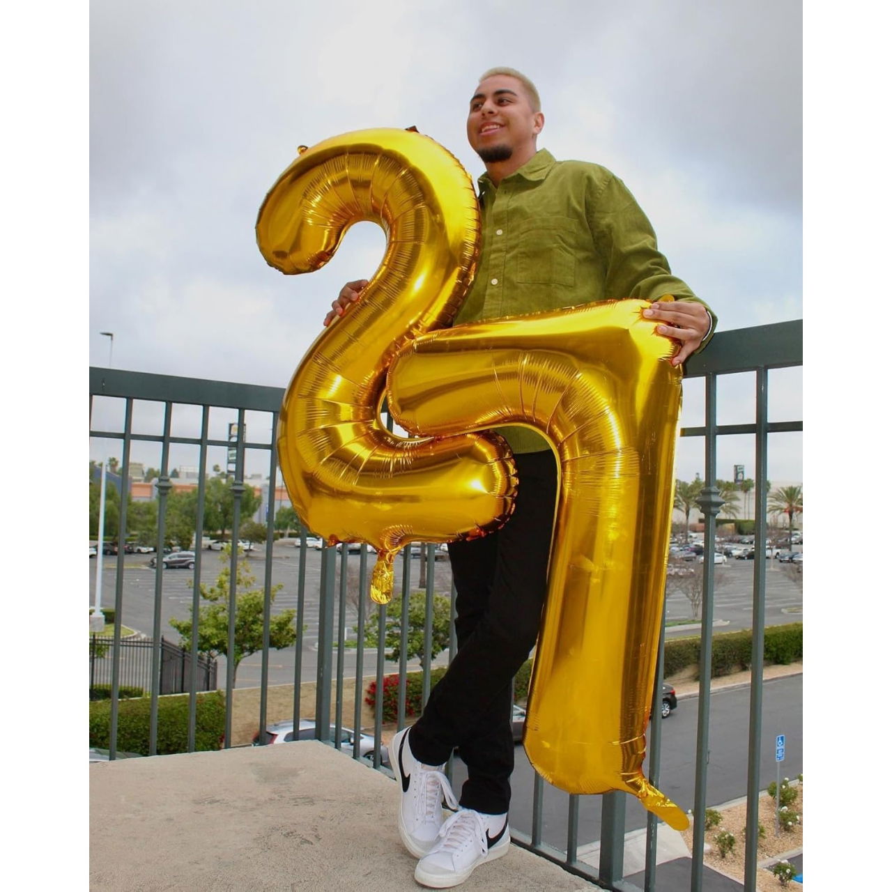 Balon din Folie Metalizata Flippy, Figurina Cifra, Tema Aniversare 40 cm, Ambalaj Individual, Pai inclus, Umflare cu Aer sau Heliu, Auriu, Cifra 2 [8]