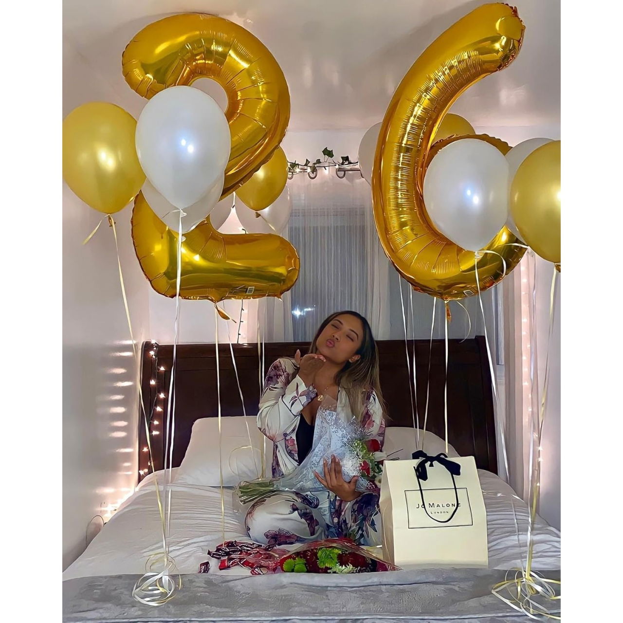 Balon din Folie Metalizata Flippy, Figurina Cifra, Tema Aniversare 80 cm, Ambalaj Individual, Pai inclus, Umflare cu Aer sau Heliu, Auriu, Cifra 6 [6]