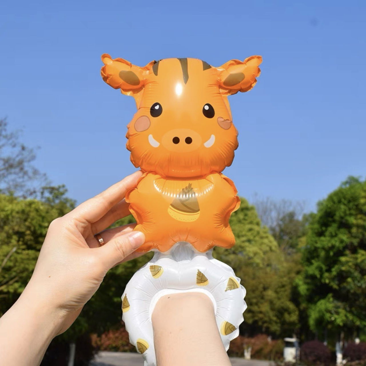 Balon din Folie Metalizata, Flippy, Figurine Animalute, Tip Bratara, Model Mistret, Ambalaj Individual, Pai Inclus, Umflare cu Aer sau Heliu, Portocaliu [2]