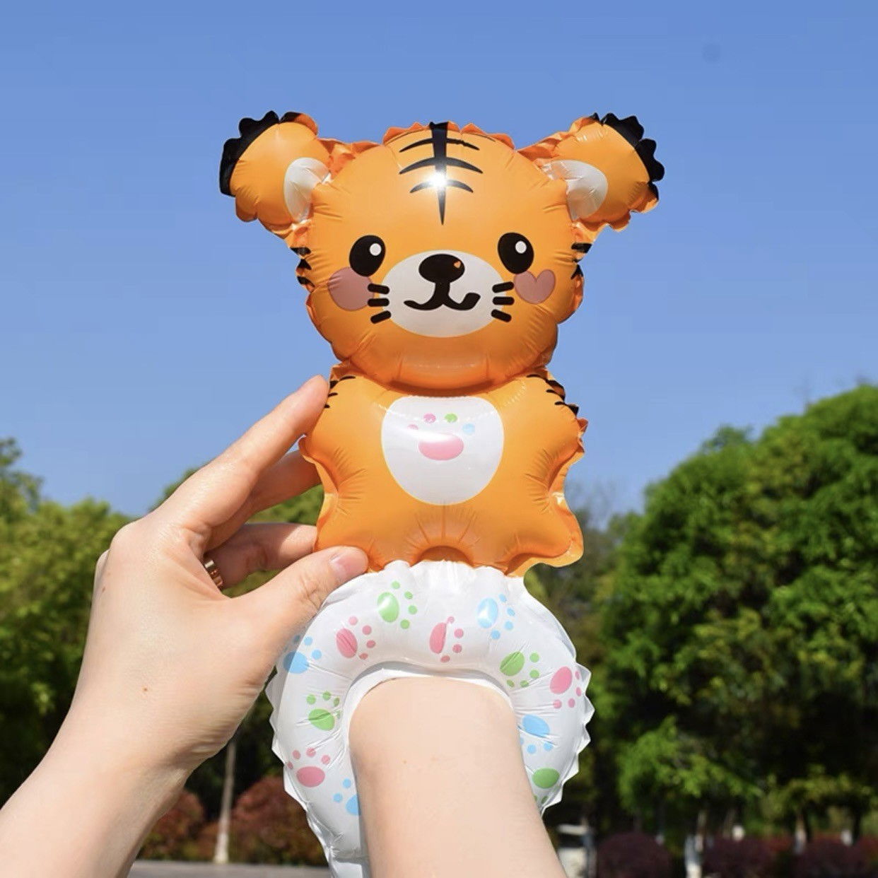 Balon din Folie Metalizata, Flippy, Figurine Animalute, Tip Bratara, Model Tigru, Ambalaj Individual, Pai Inclus, Umflare cu Aer sau Heliu, Portocaliu [2]