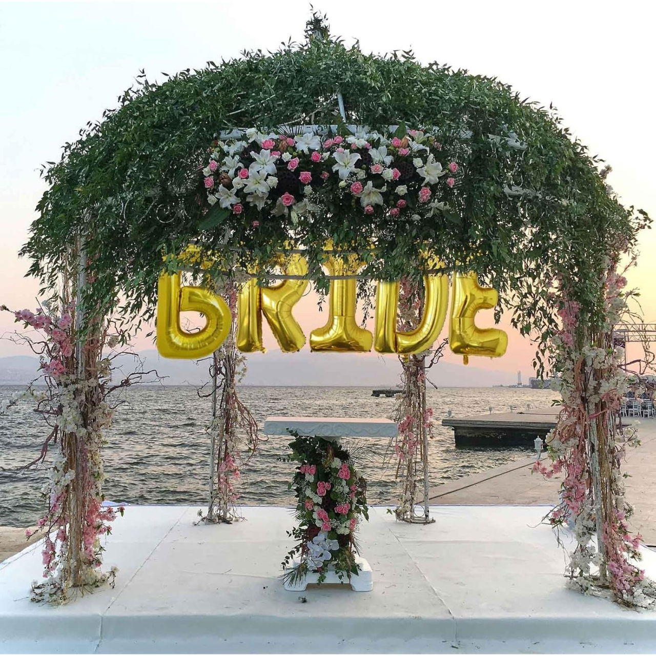 Balon Folie Metalizata Litera I, Flippy, 80 cm, Umflati cu Heliu sau Aer, Ambalaj Individual, Pai inclus, Auriu [4]