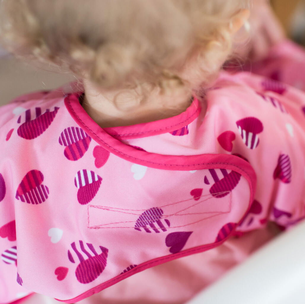 Baveta cu maneci si ventuze - Inimioare [6]