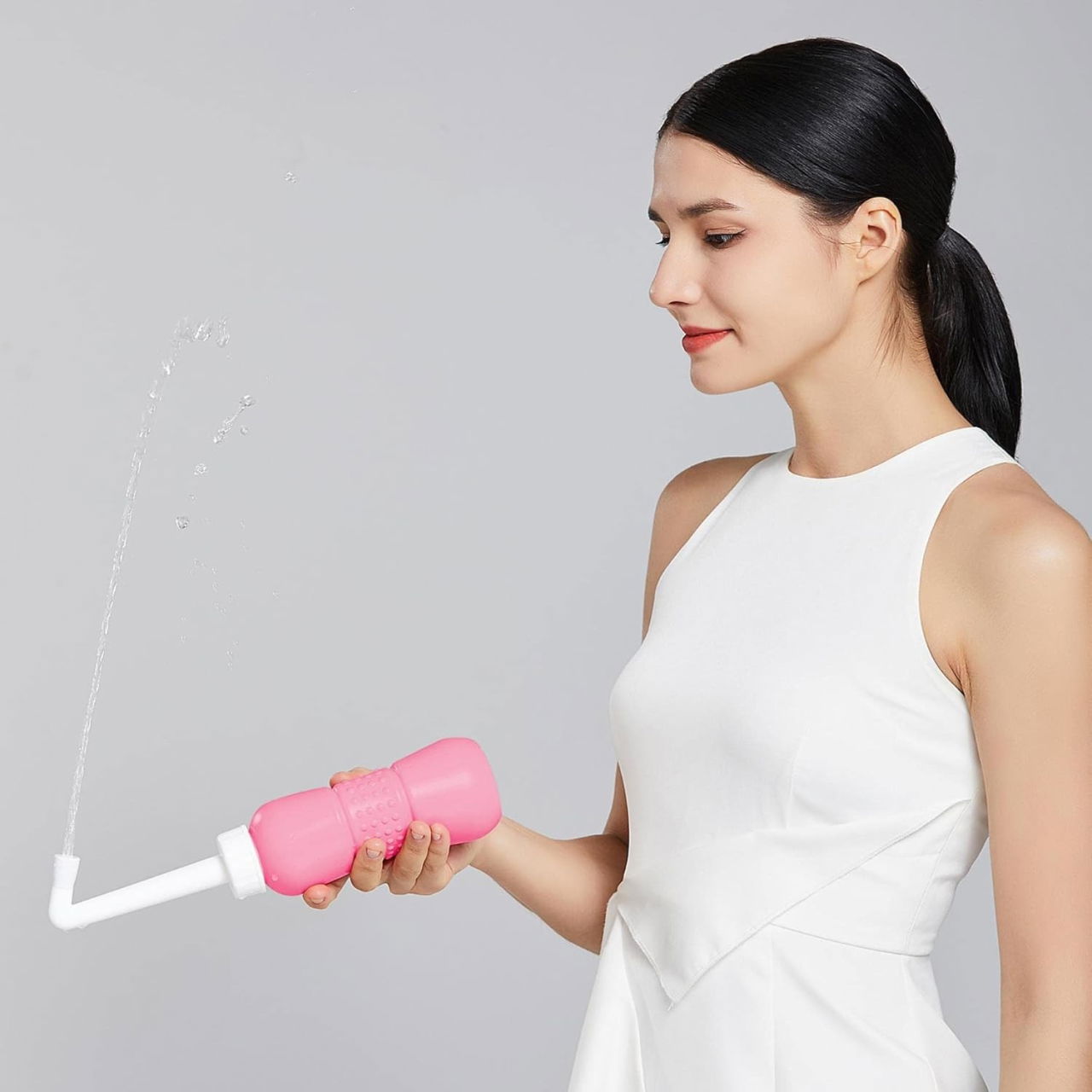 Bideu Portabil pentru Igiena Intima, Flippy, pentru Postpartum/ Postoperator, 450 mL, cu Capac si Husa Galbena, 29.5x7 cm, Culoare Recipient Roz [8]