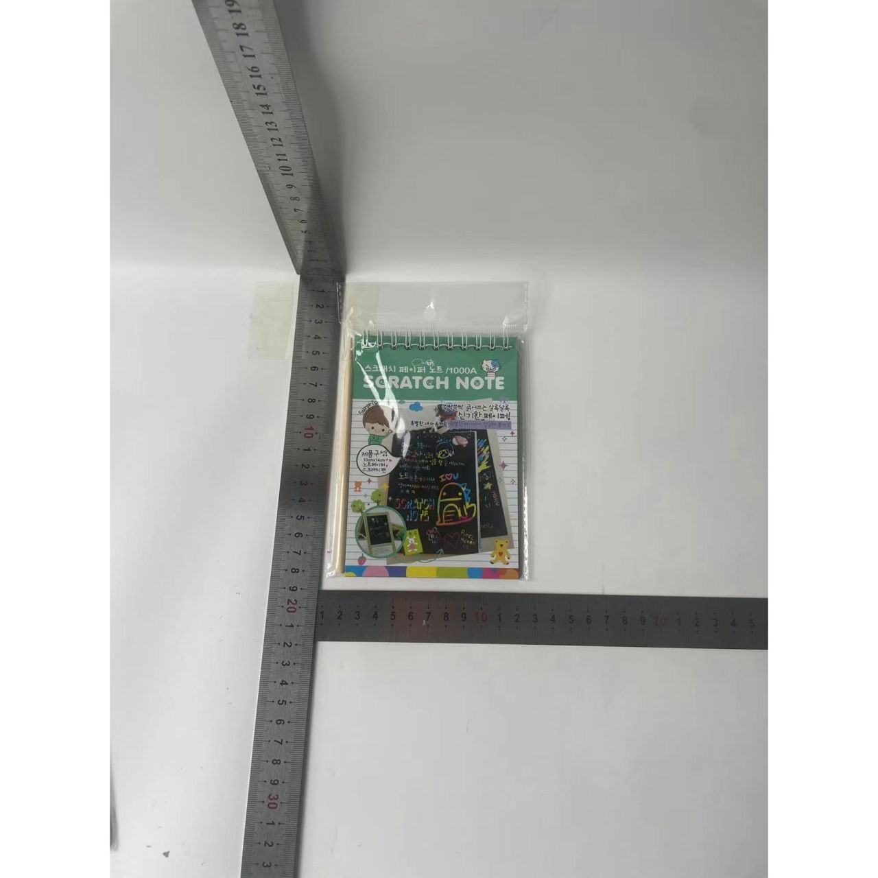 Caiet cu fise razuibile Flippy, DIY Magic Scratch, 12 File, Curcubeu, Creion din Lemn, Cartonase negre, A5, Multicolor [7]