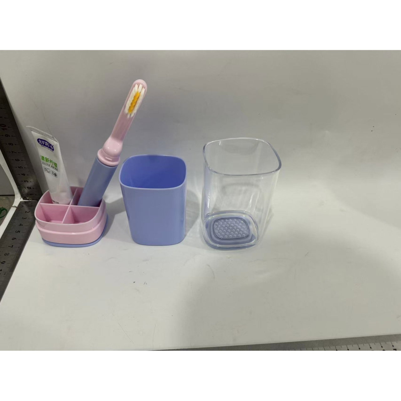 Cana Multifunctionala pentru Voiaj, Flippy, cu Functii de Depozitare si Suport Articole Igiena Dentara, 13 x 6.8 x 6 cm, Roz Mov [2]