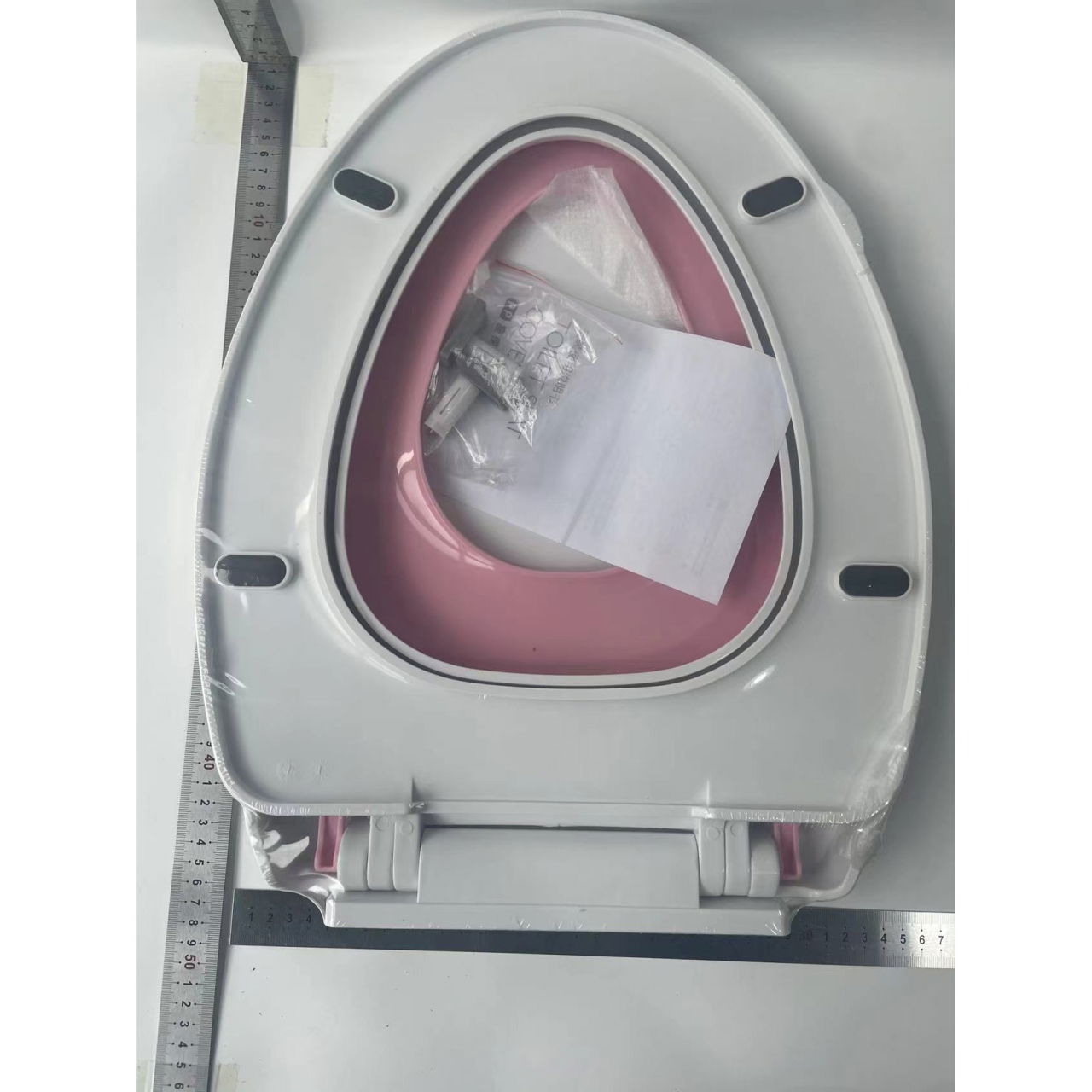 Capac de Toaleta cu Reductie 3 in 1, Flippy, pentru Copii +3 Ani si Adulti, Coborare Lenta si Silentioasa, Instalare Usoara, din PP5 , in Forma de U, Alb/Roz [10]