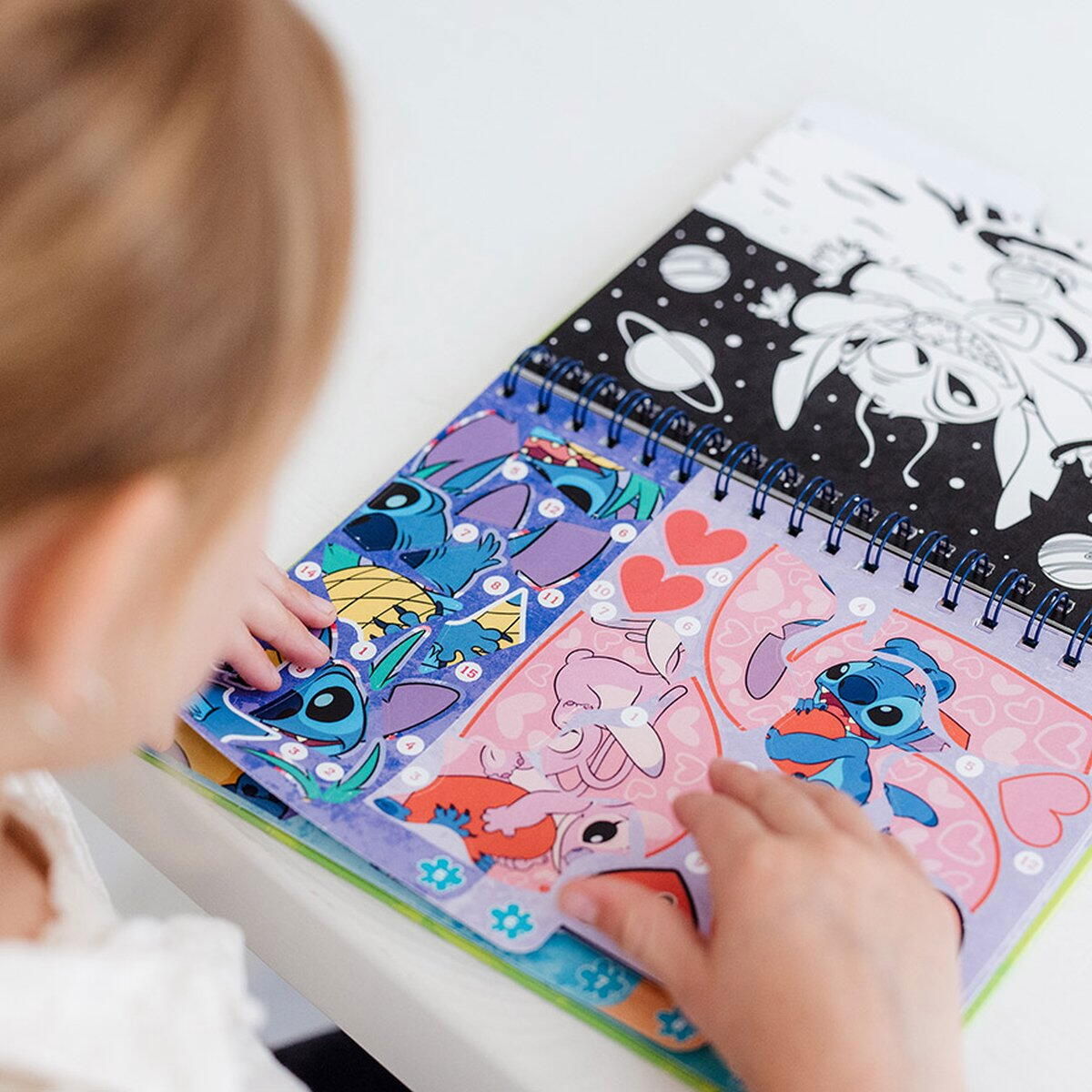 Carte de colorat & abtibilduri cu numere - Stitch [6]