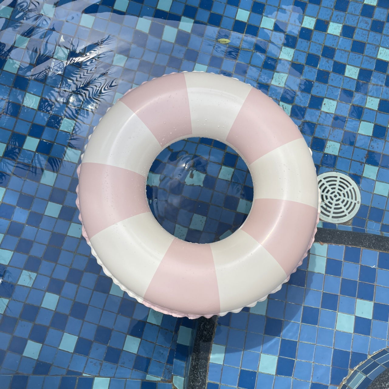 Colac de inot gonflabil pentru copii, In dungi Roz- Galben, Flippy, diametru 66 cm [3]