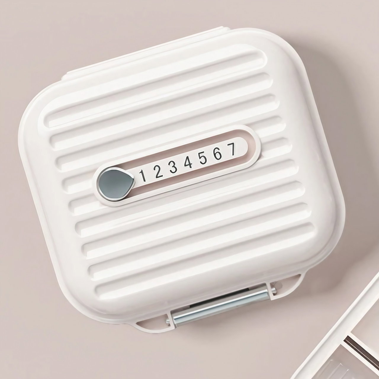 Cutie Medicamente, Flippy, Bej, 7 Compartimente, Portabila si Compacta, 7.8x7.2x3.5 cm, Ideala pentru Uzul Cotidian [6]